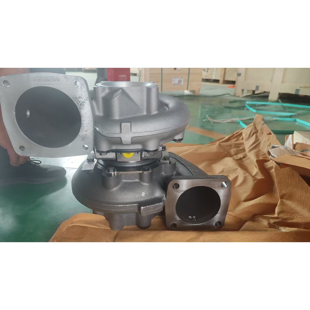 113-4779 Basic Turbo Group - turbocharger housing viewed from the side