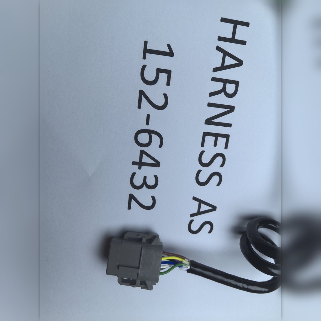 1526432 Harness - close-up of the lower harness connector