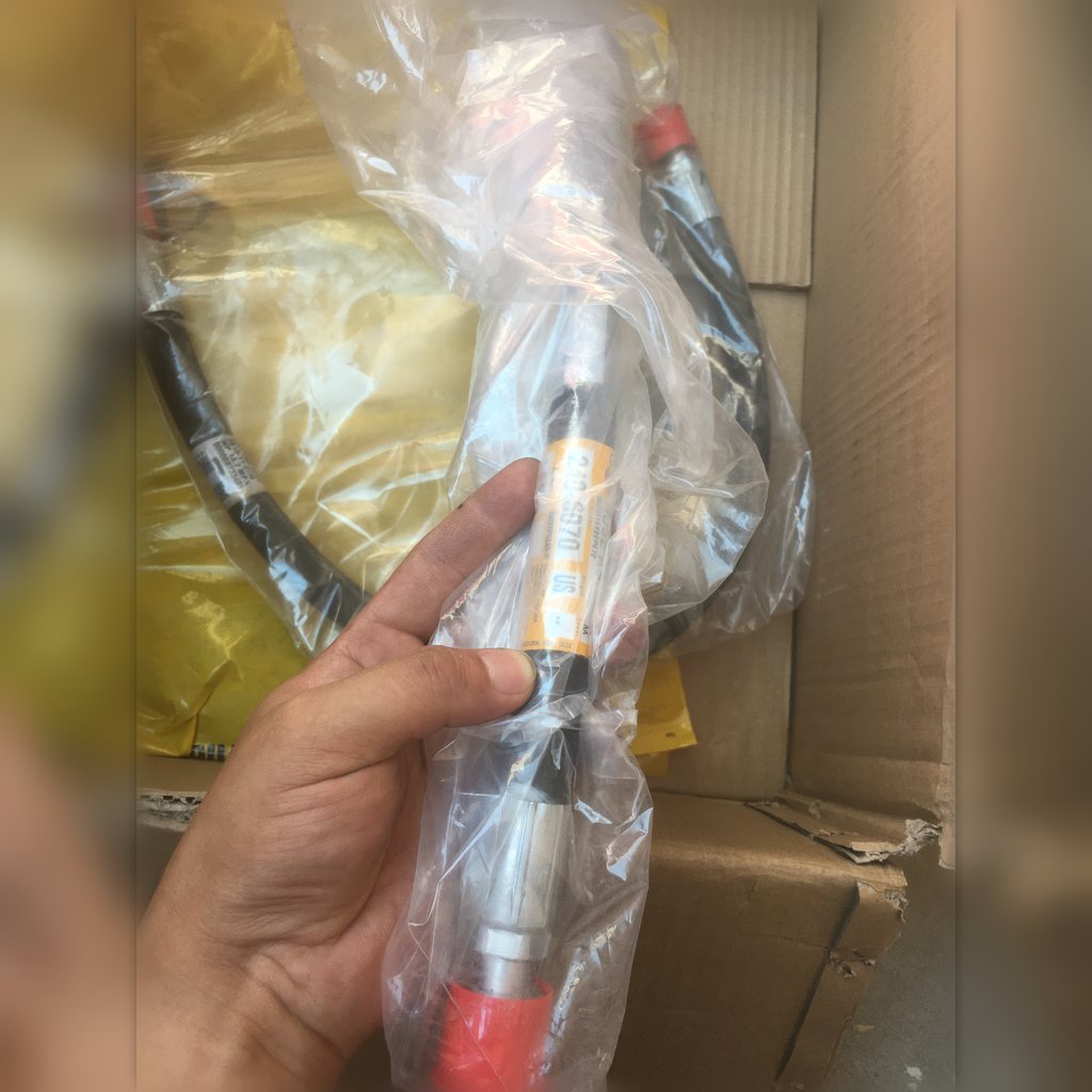 2406070 Hose assembly - hose held in clear packaging