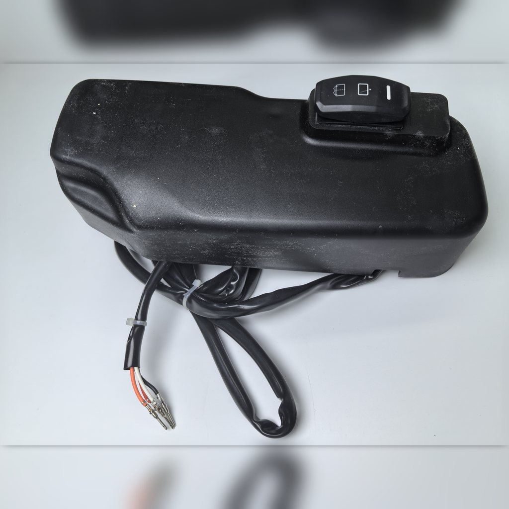 3822370 Window Wiper Motor Group - wiper motor housing showing its wiring leads